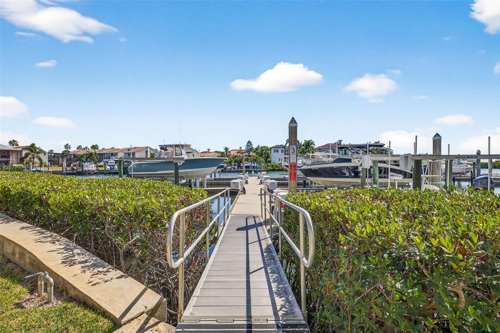 SPINNAKER COVE TWNHMS - Residential