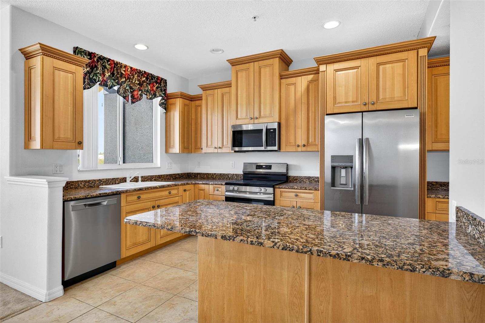 SPINNAKER COVE TWNHMS - Residential