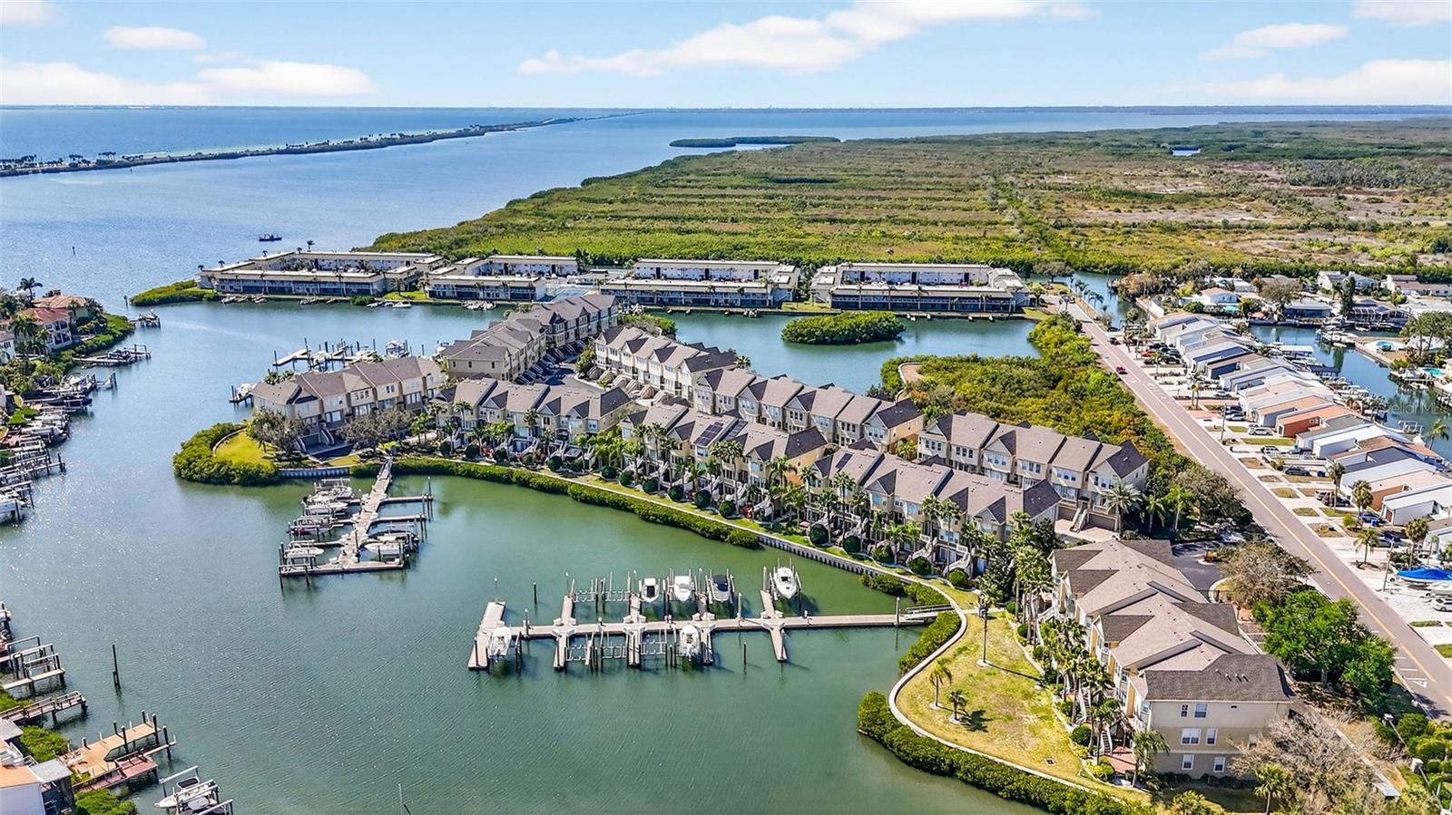 SPINNAKER COVE TWNHMS - Residential