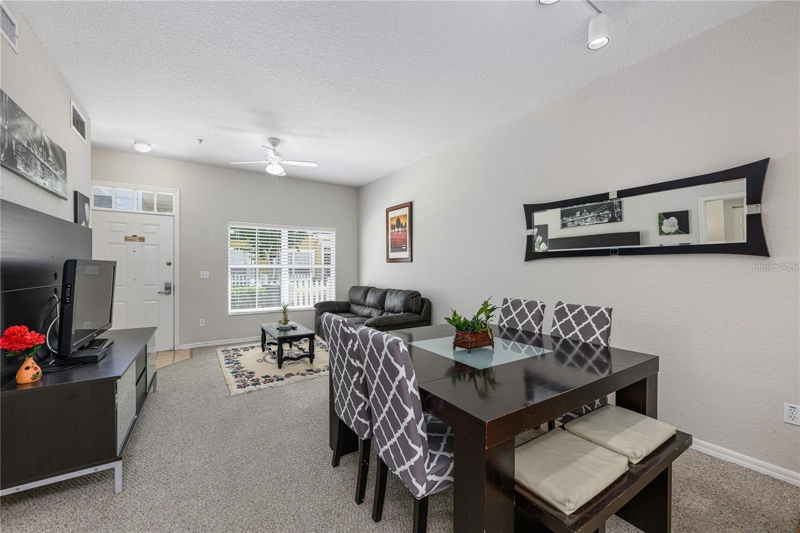 THE VILLAS AT SEVEN DWARFS LANE CB 8 PG 185-187 OR - Residential Lease