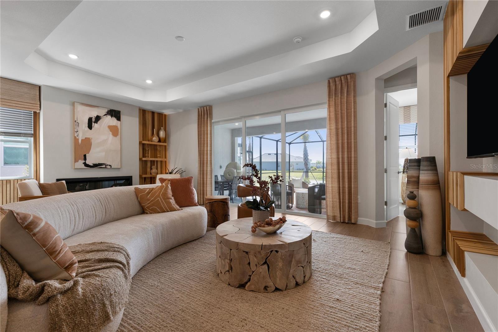 CALUSA COUNTRY CLUB - Residential