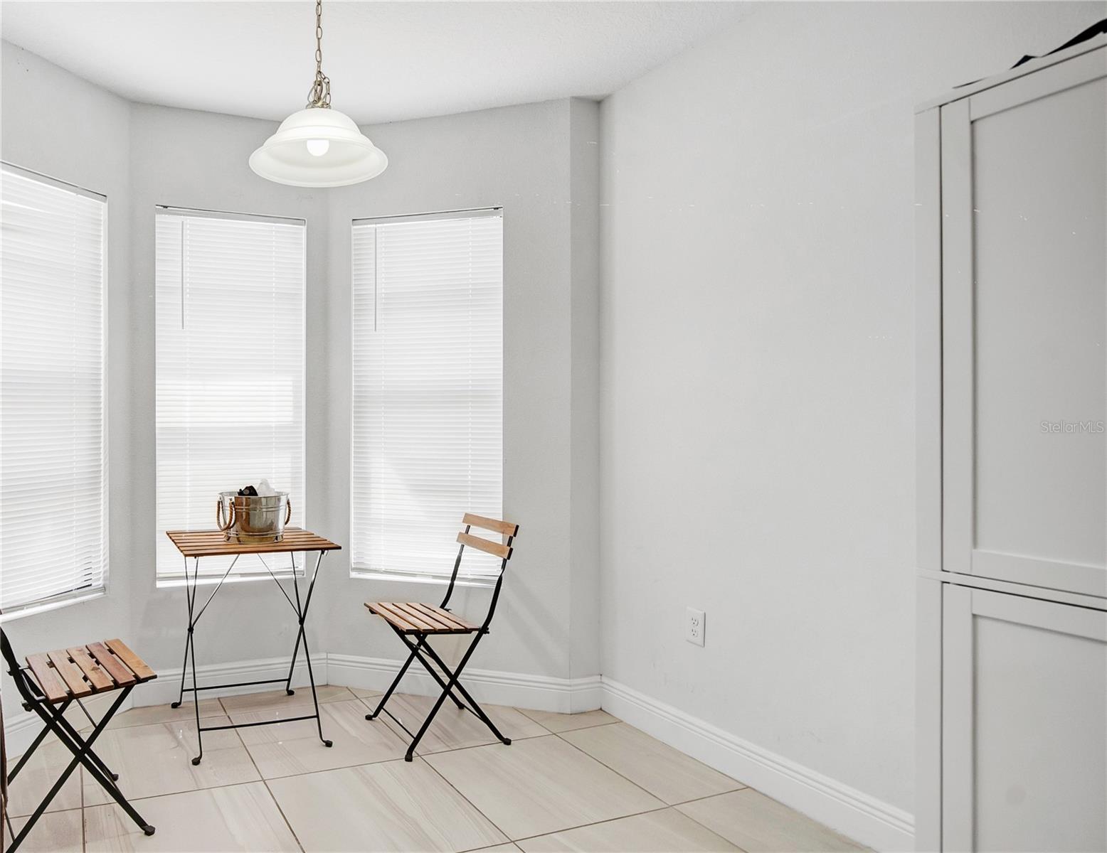 FOXHALL 2 CONDO PH 1 - Residential