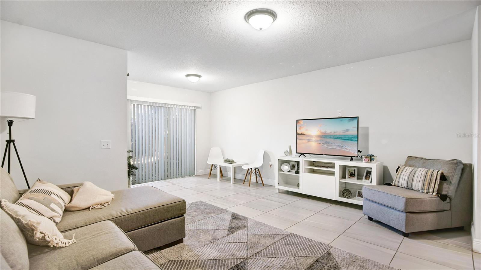FOXHALL 2 CONDO PH 1 - Residential