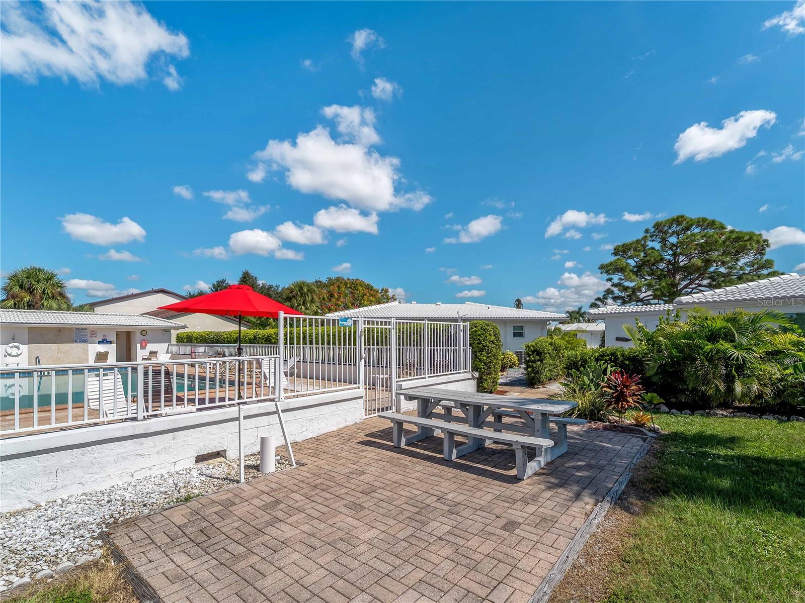 CIRCLE WOODS OF VENICE 1 - Residential