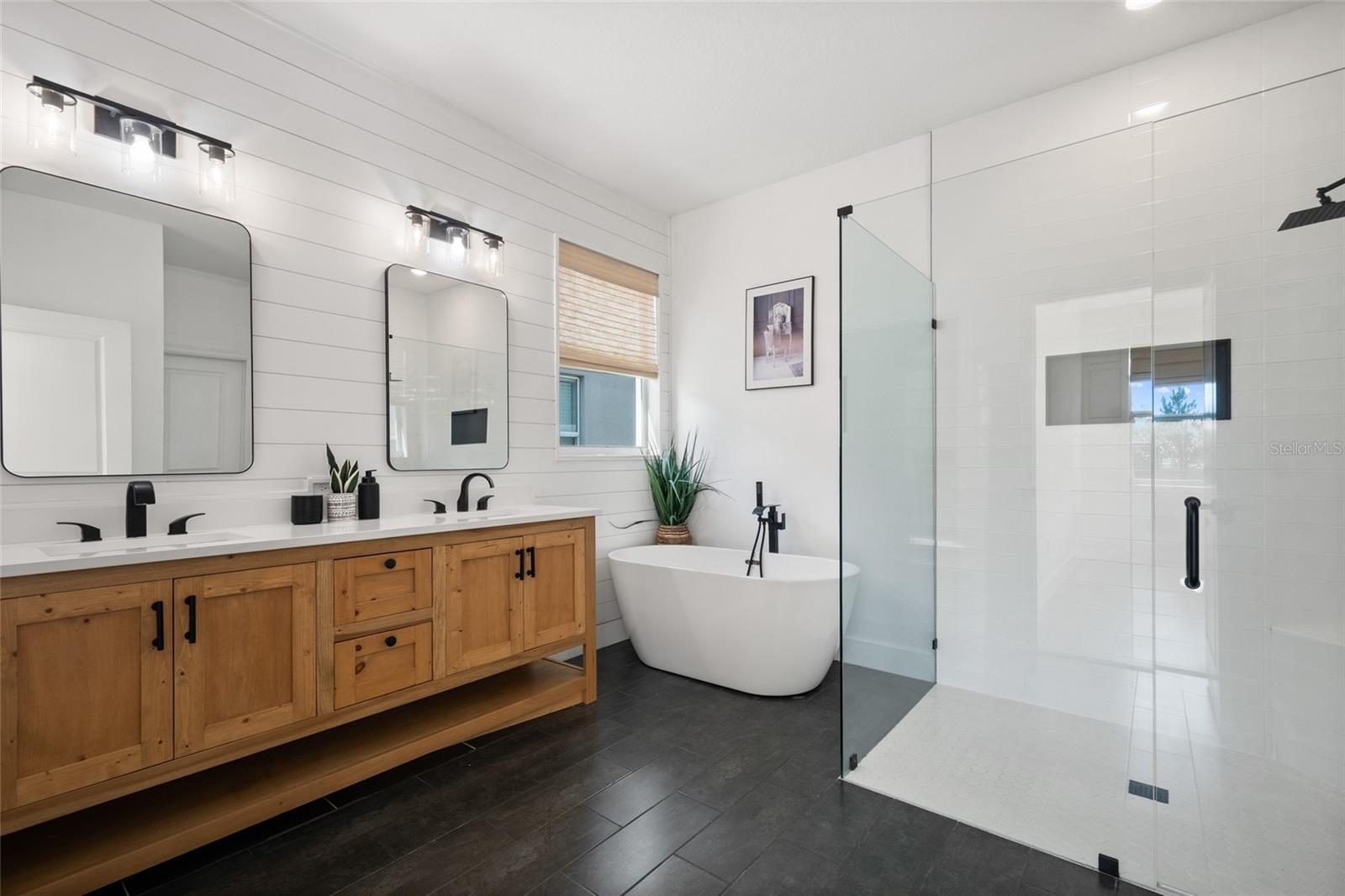 OAKS/MOSS PARK PH 4 - Residential