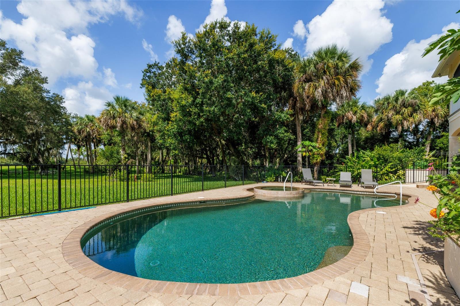 DUKE HWY - Residential