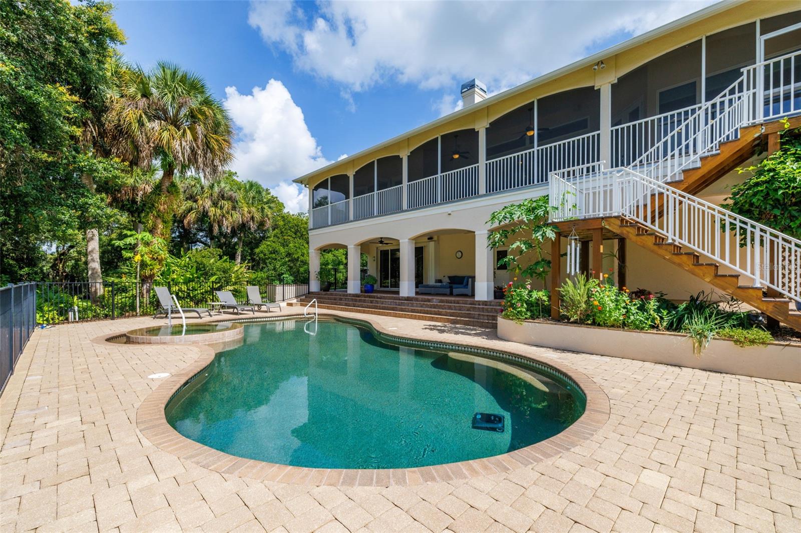 DUKE HWY - Residential