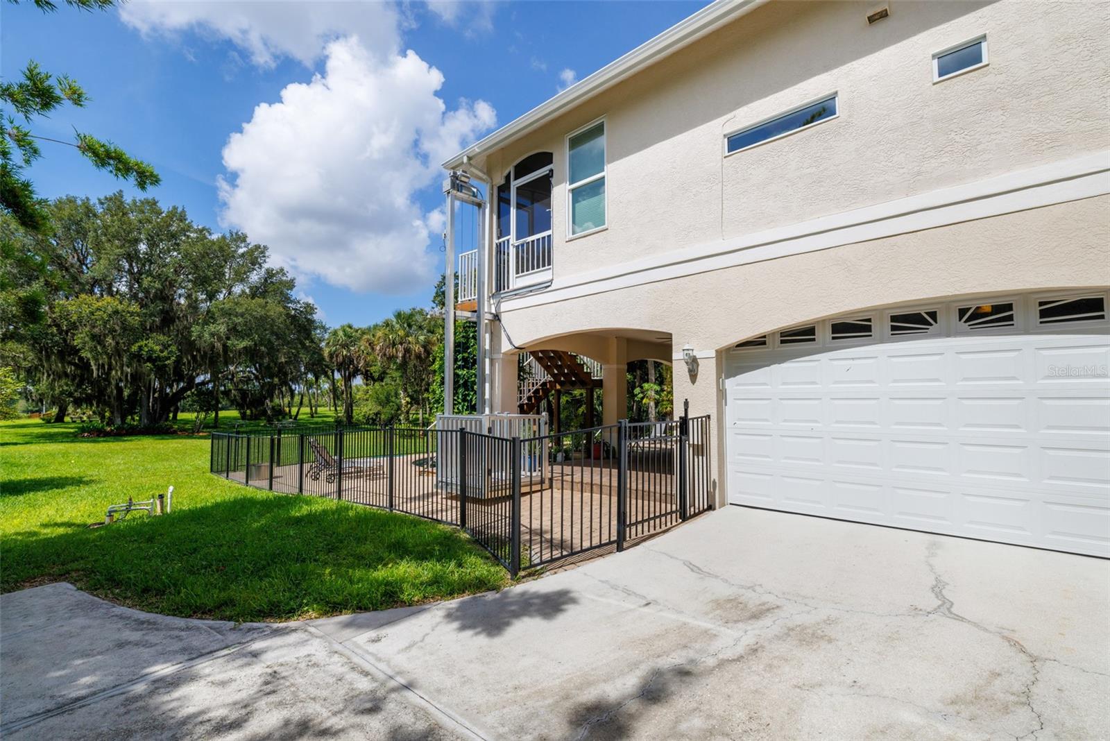 DUKE HWY - Residential