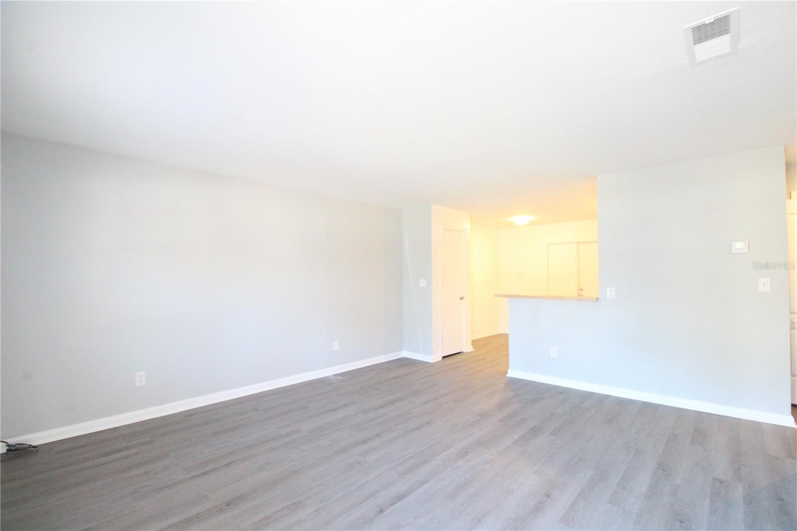 HAMMOCK OAKS - Residential Income