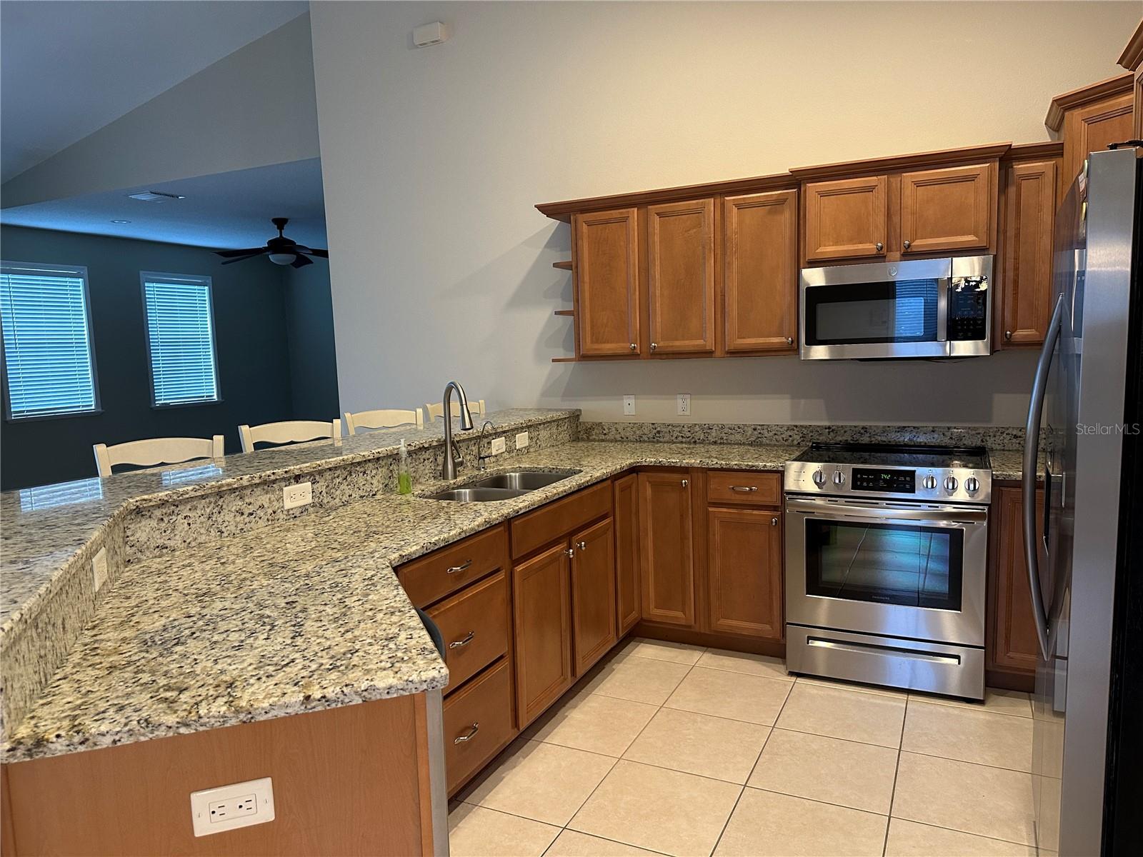 TAMPASHORES HOTEL PLAZA SEC - Residential Lease