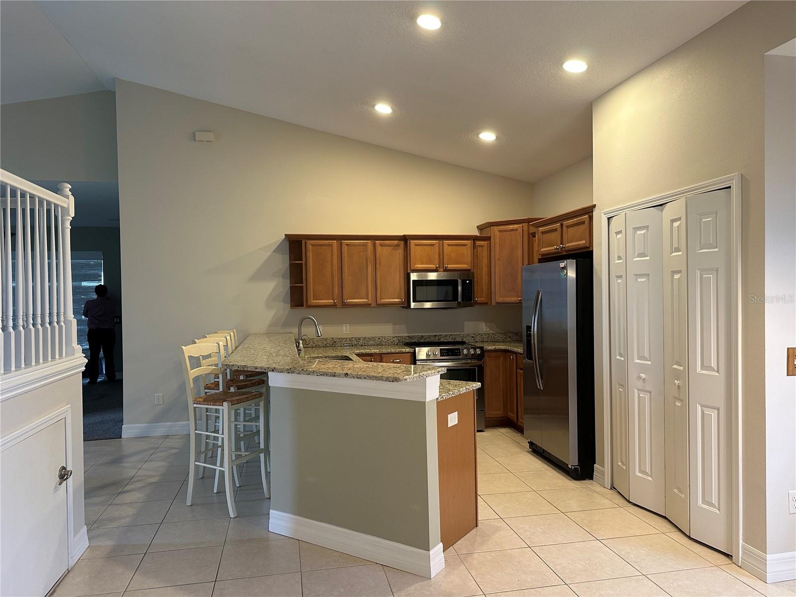 TAMPASHORES HOTEL PLAZA SEC - Residential Lease