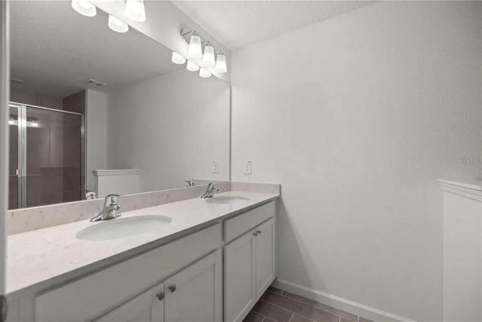 OAK HAMMOCK - Residential Lease