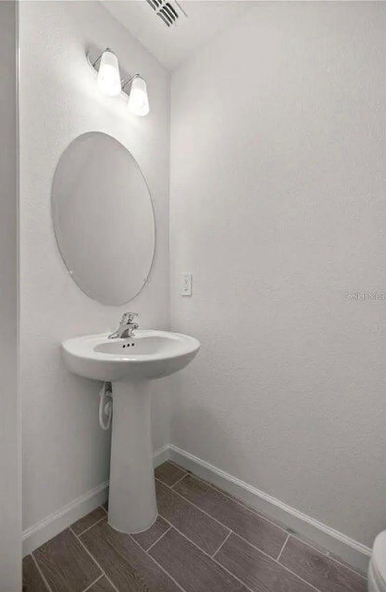 OAK HAMMOCK - Residential Lease