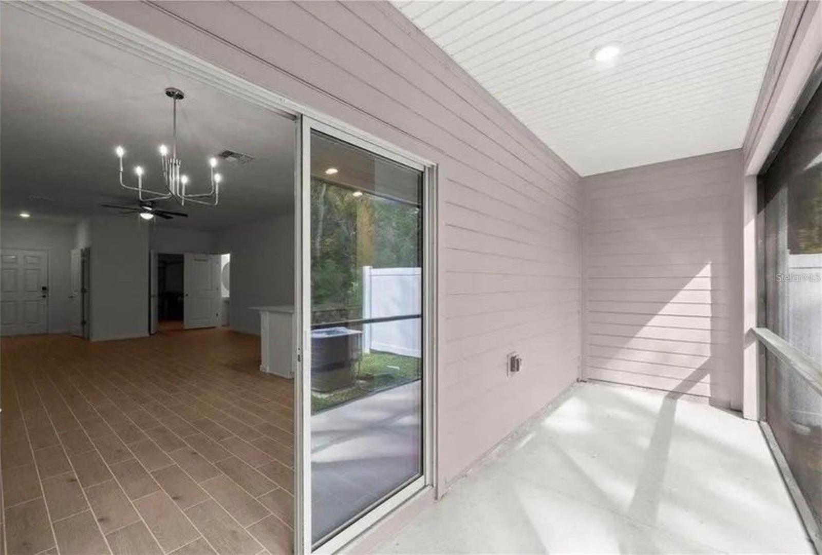 OAK HAMMOCK - Residential Lease