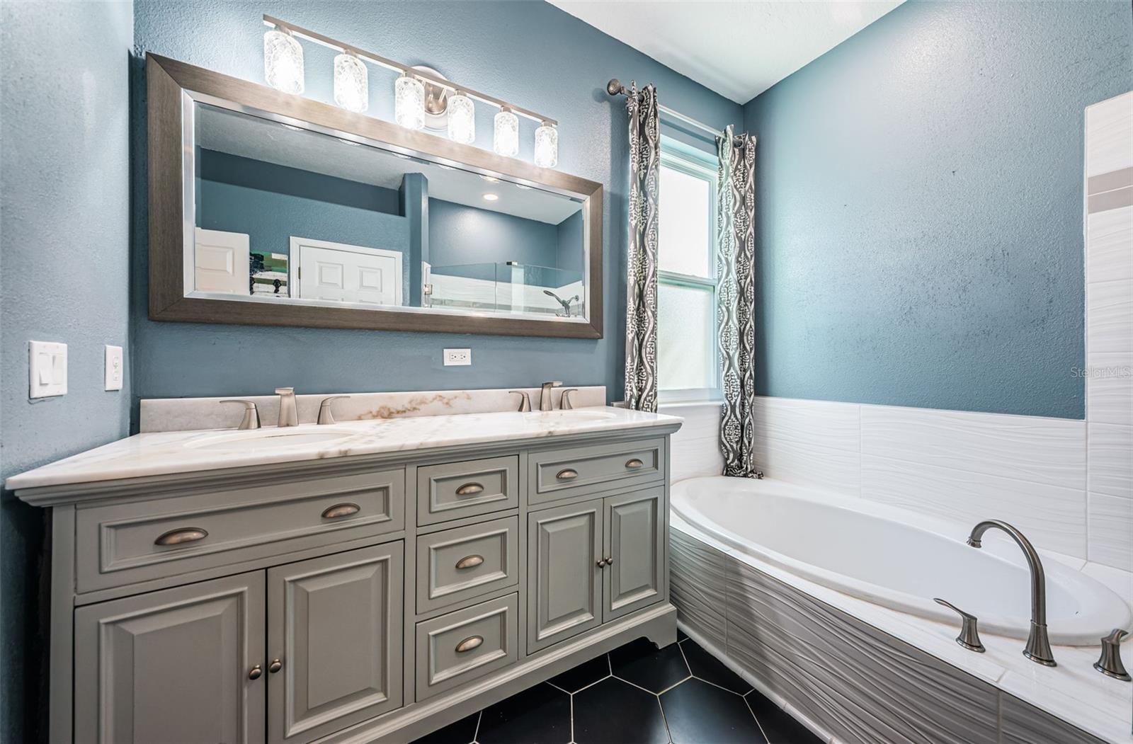 GRASSY POINTE - PH 1 - Residential