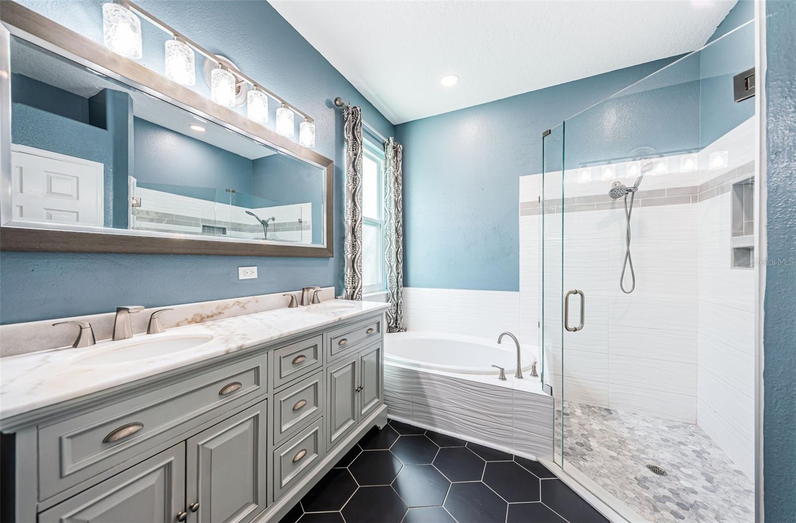 GRASSY POINTE - PH 1 - Residential