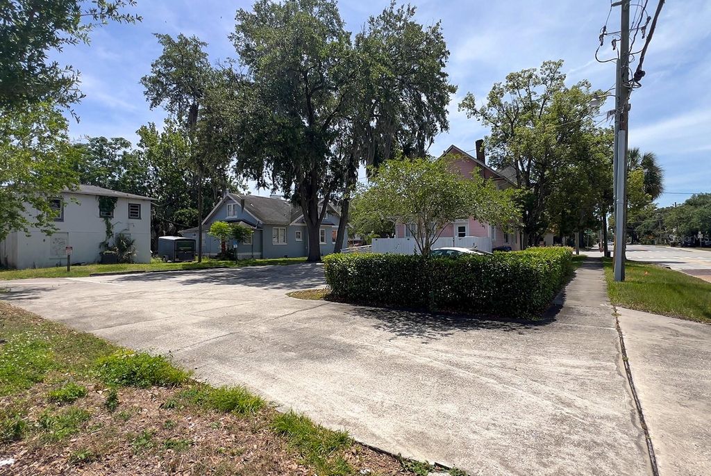 Photo of 821 Emmett Street, Kissimmee, FL 34741 (MLS # O6407582)