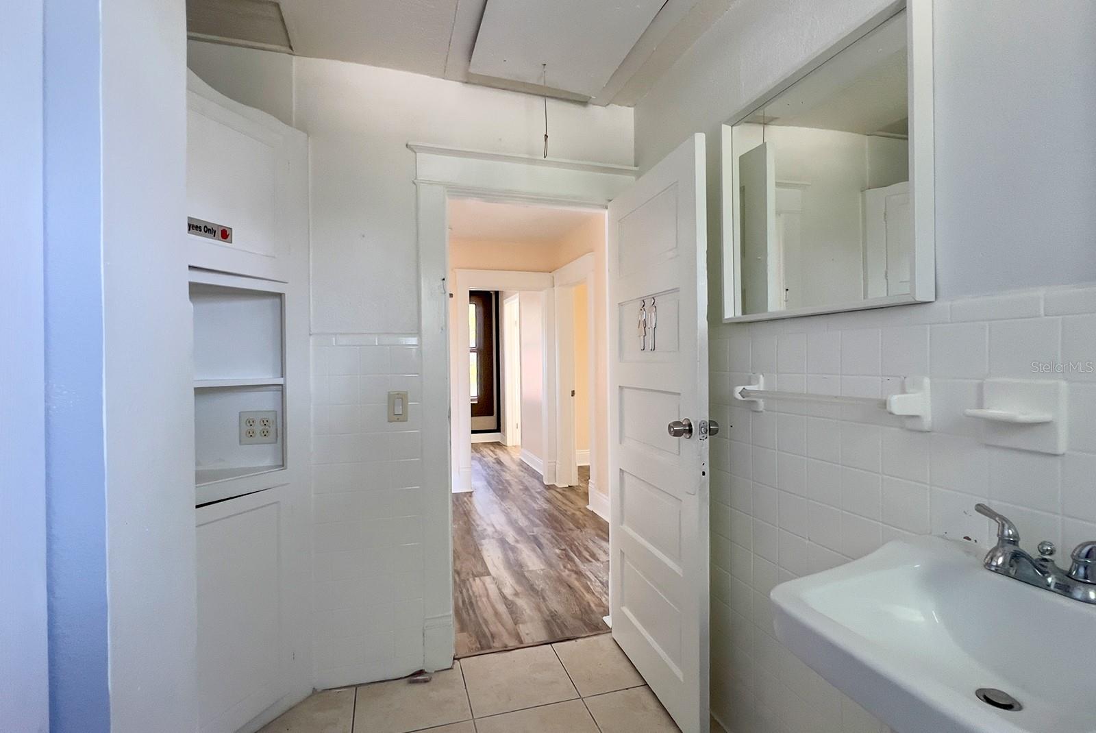 W A PATRICKS ADD - Commercial Lease