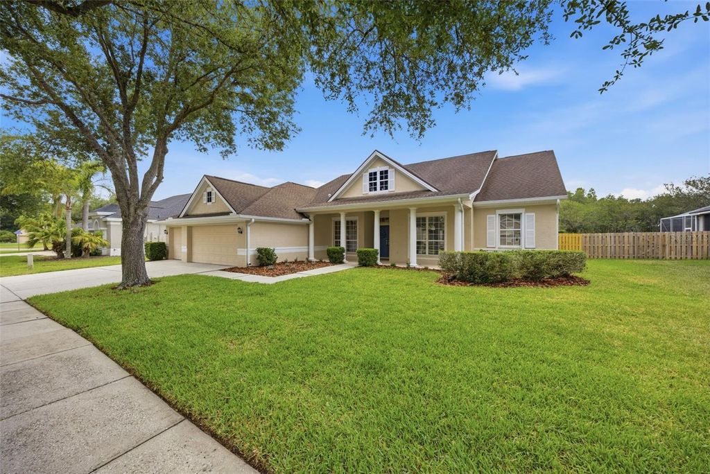 Photo of 5406 Sunflare Way, Lutz, FL 33558 (MLS # TB8505658)