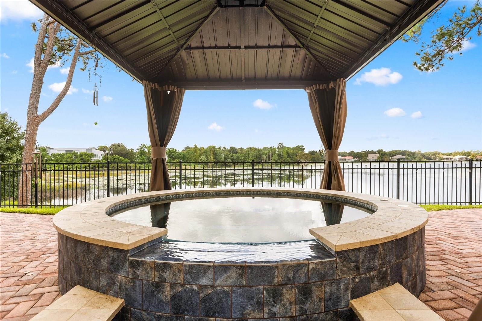 ISLAND CLUB - Residential