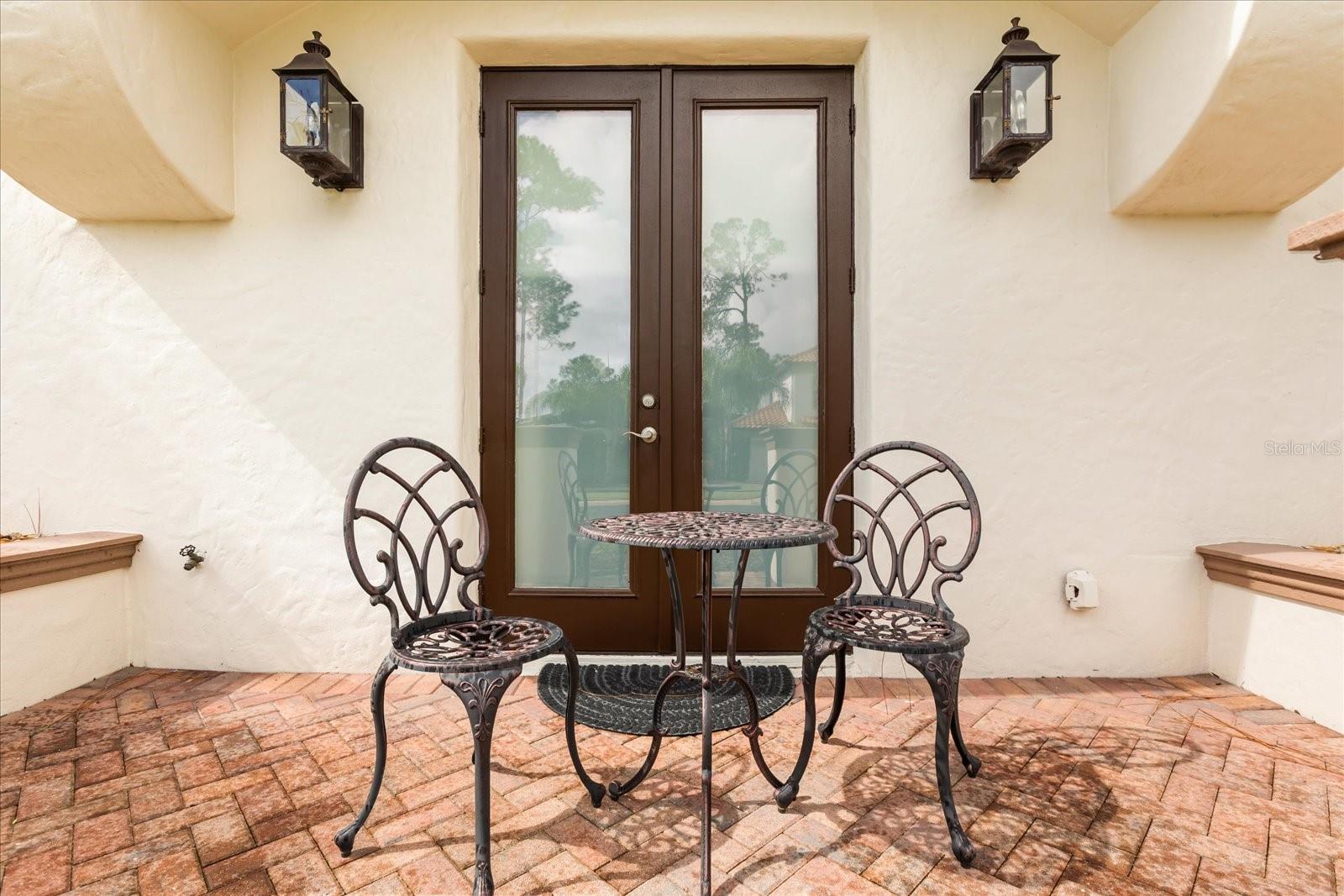 ISLAND CLUB - Residential