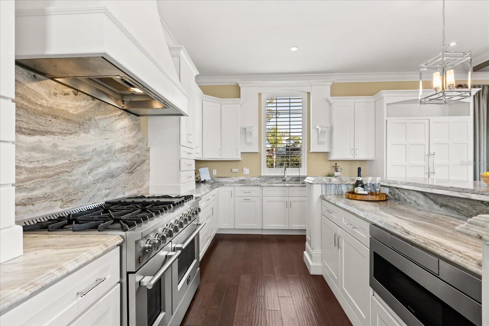 ISLAND CLUB - Residential