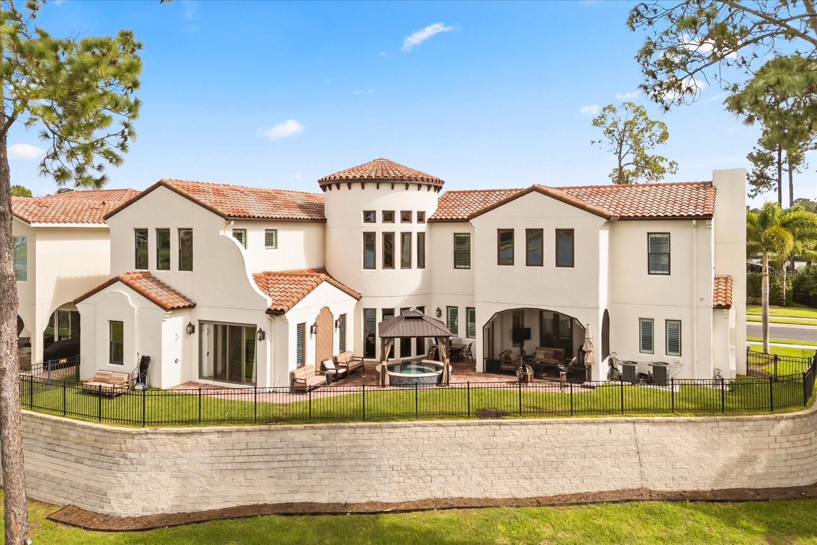 ISLAND CLUB - Residential