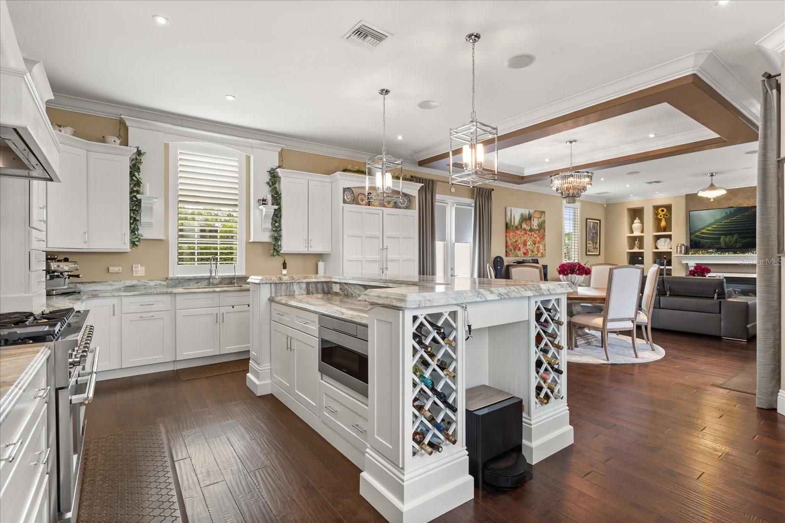 ISLAND CLUB - Residential