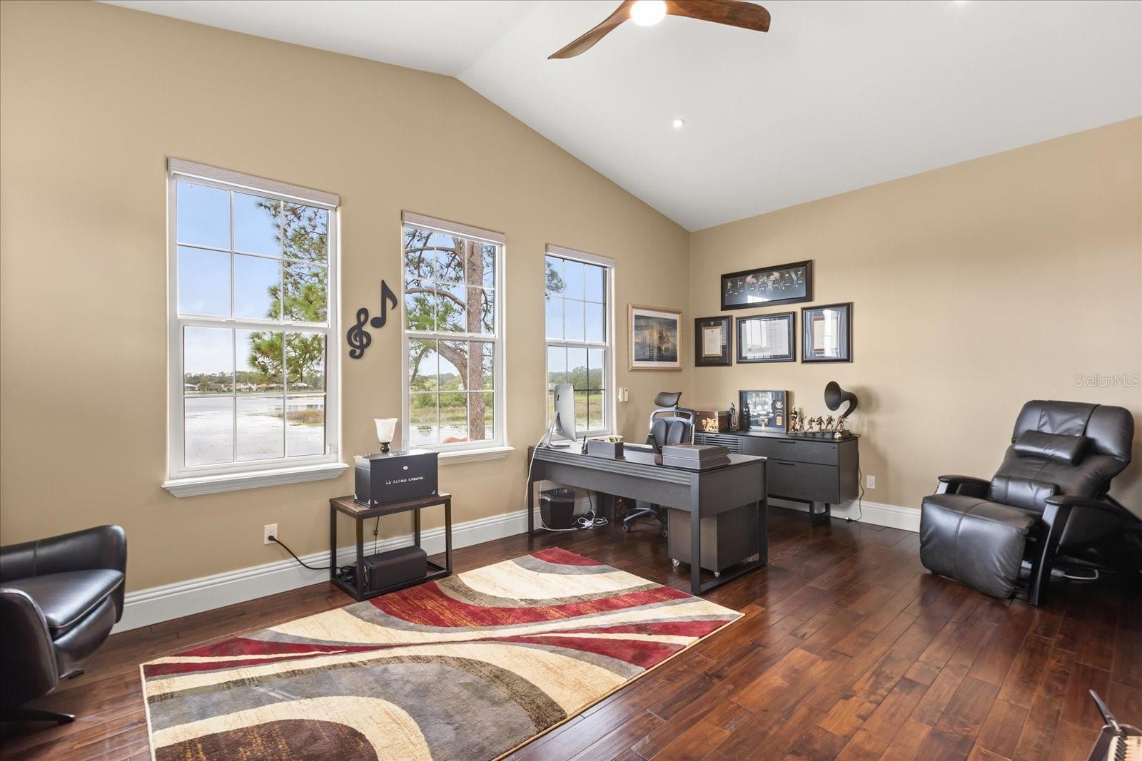 ISLAND CLUB - Residential