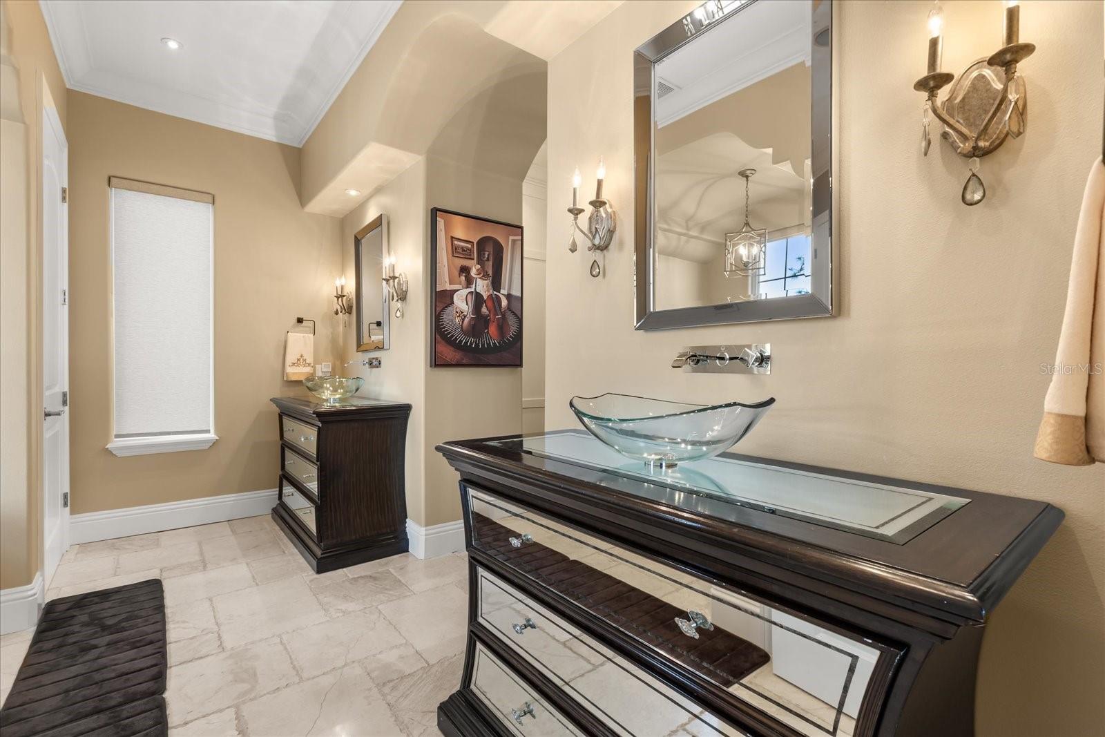 ISLAND CLUB - Residential