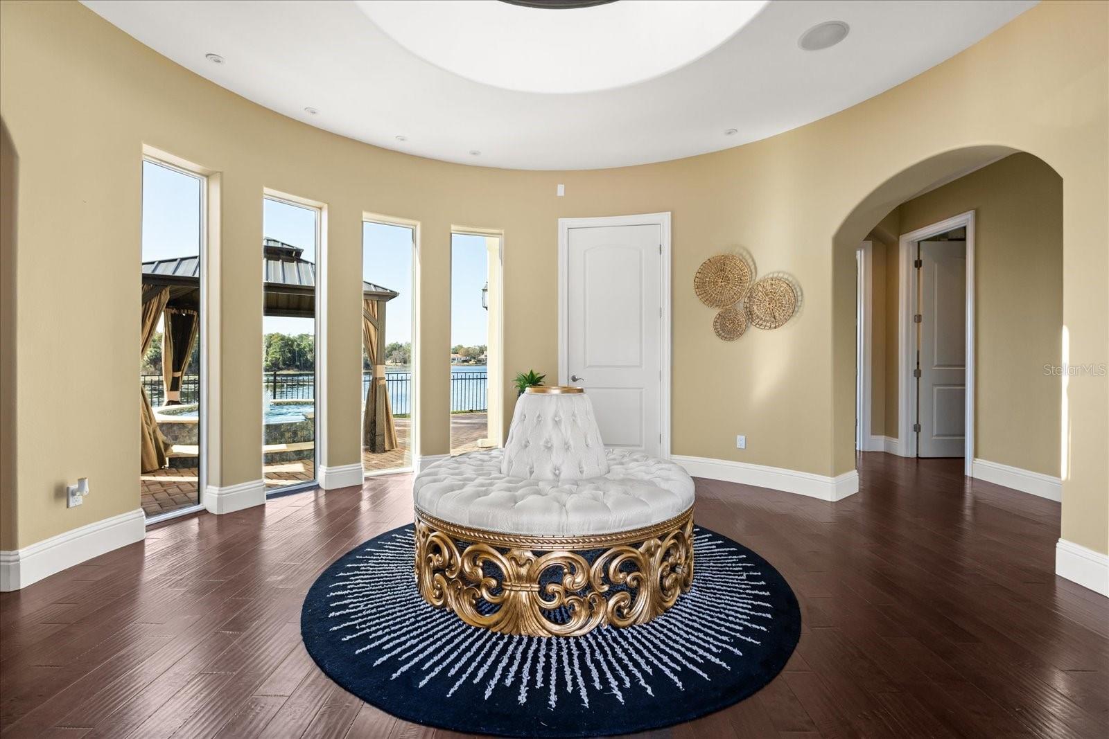 ISLAND CLUB - Residential