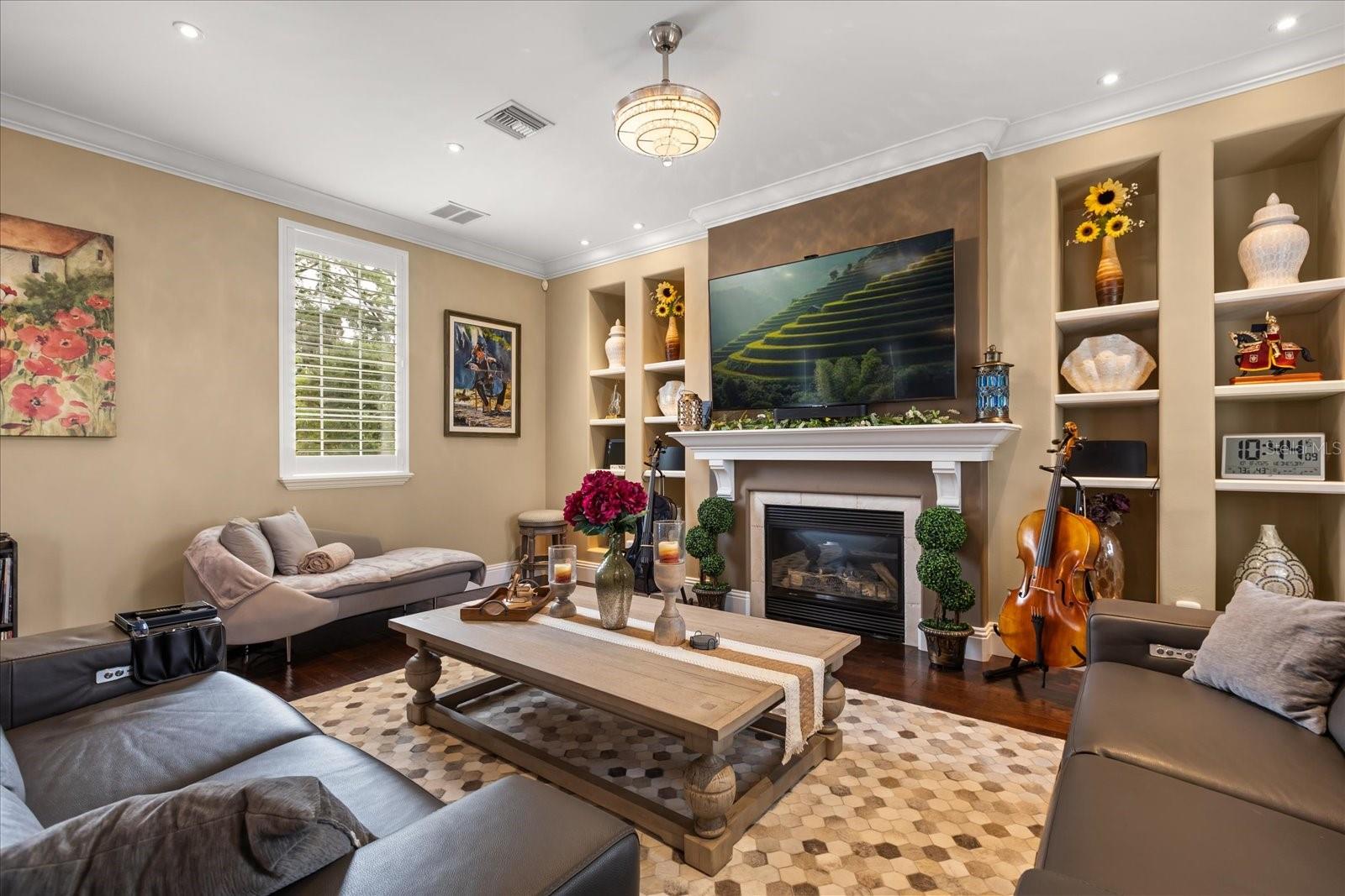 ISLAND CLUB - Residential