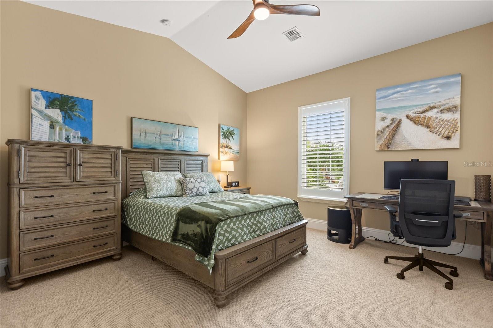 ISLAND CLUB - Residential