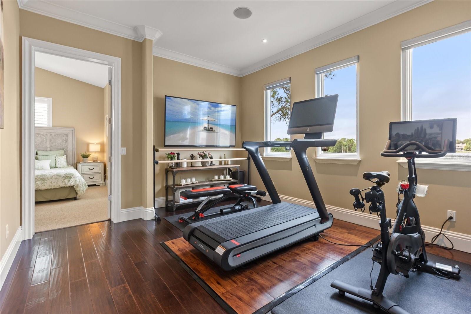 ISLAND CLUB - Residential