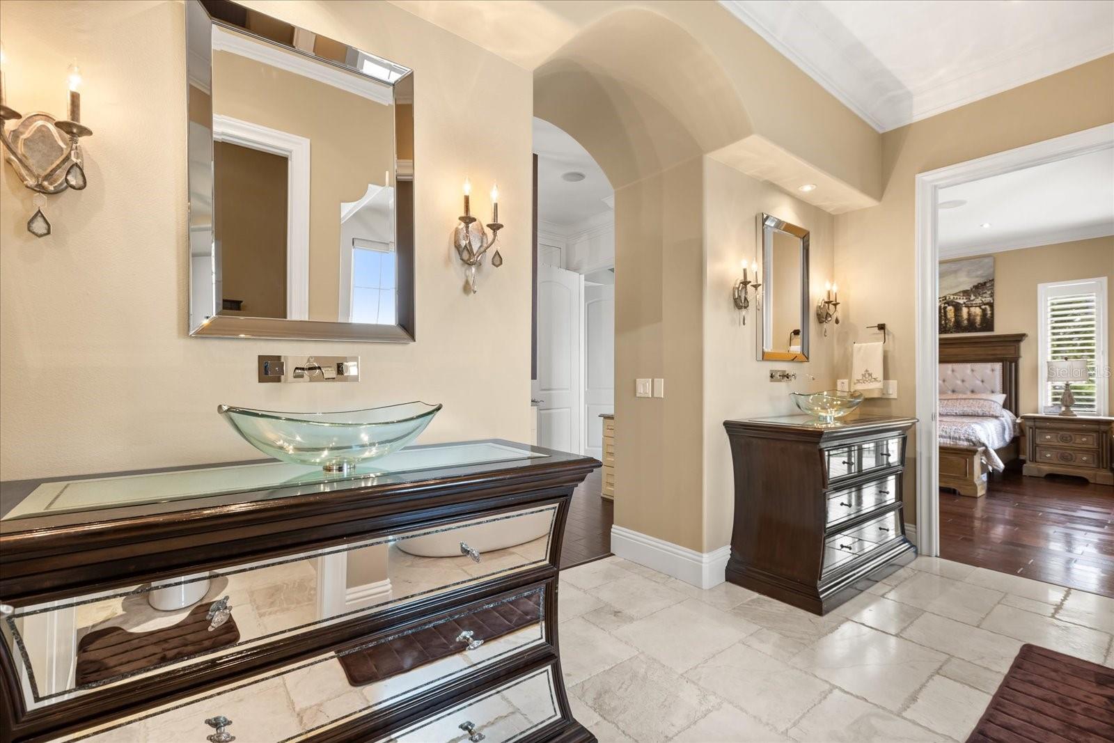 ISLAND CLUB - Residential