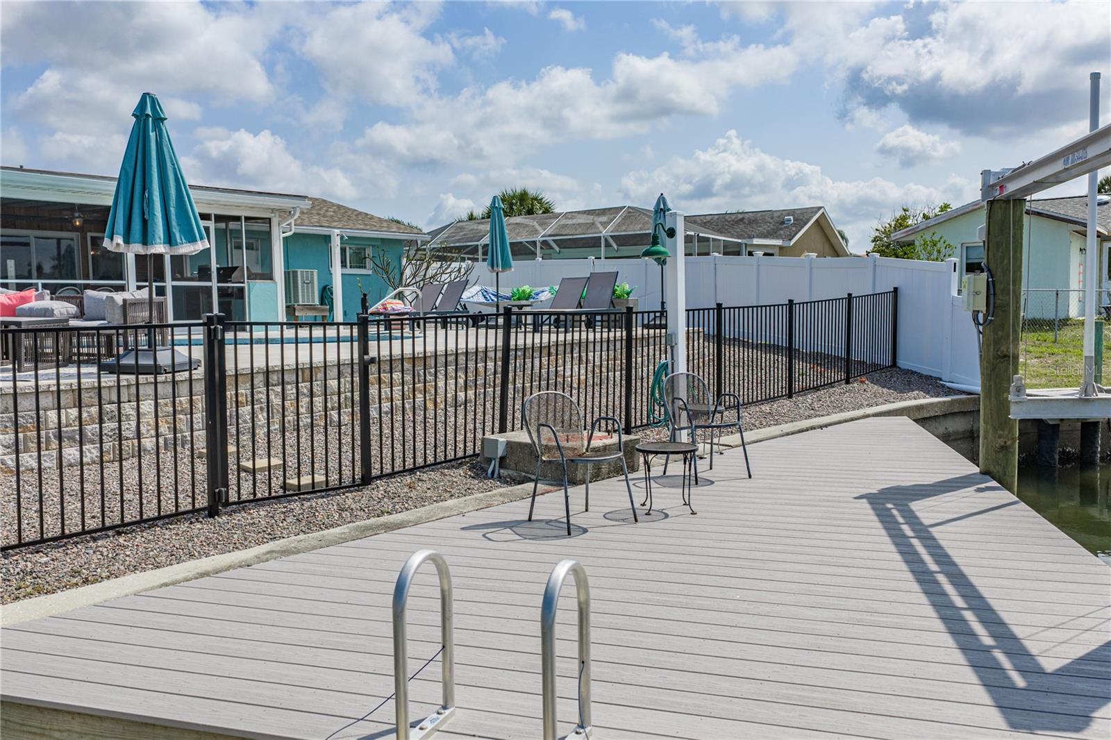 APOLLO BEACH UNIT 08 A RESUBDI - Residential