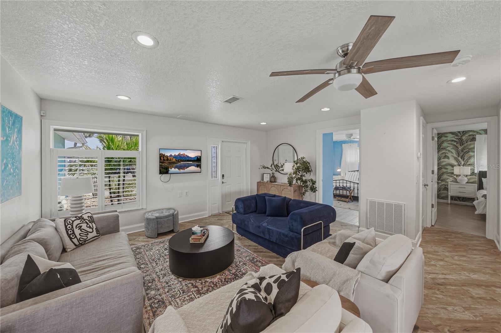 APOLLO BEACH UNIT 08 A RESUBDI - Residential