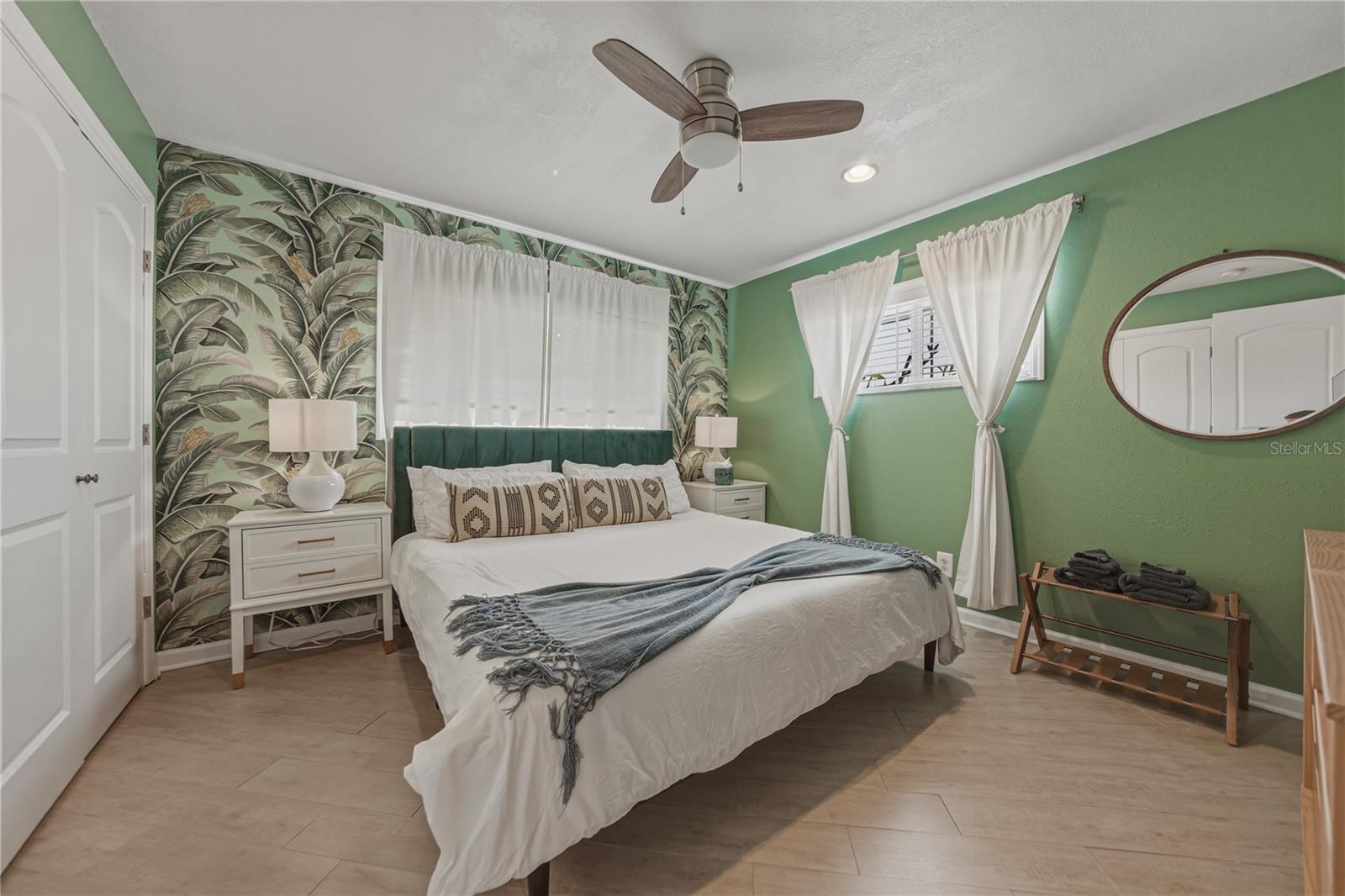 APOLLO BEACH UNIT 08 A RESUBDI - Residential