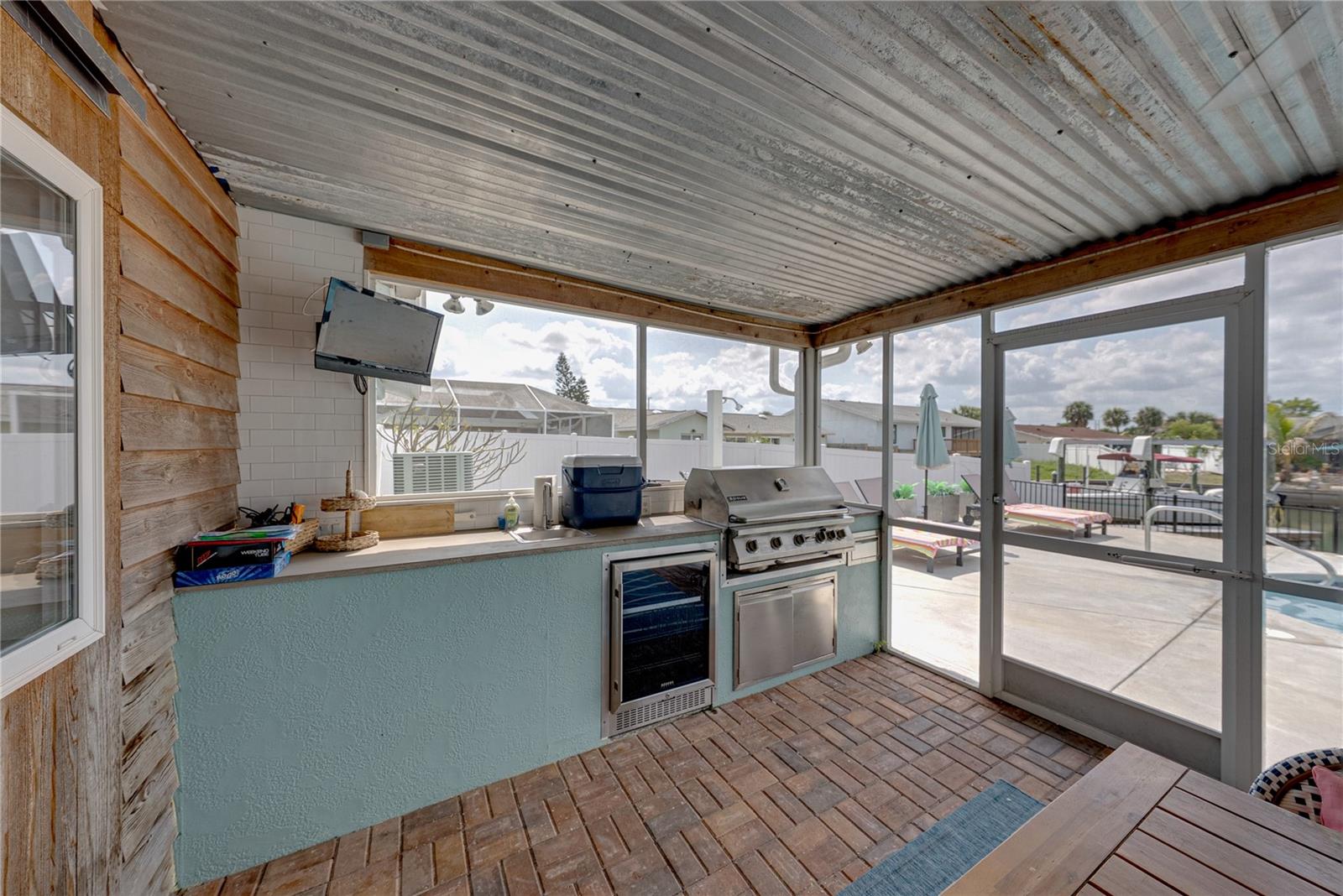 APOLLO BEACH UNIT 08 A RESUBDI - Residential