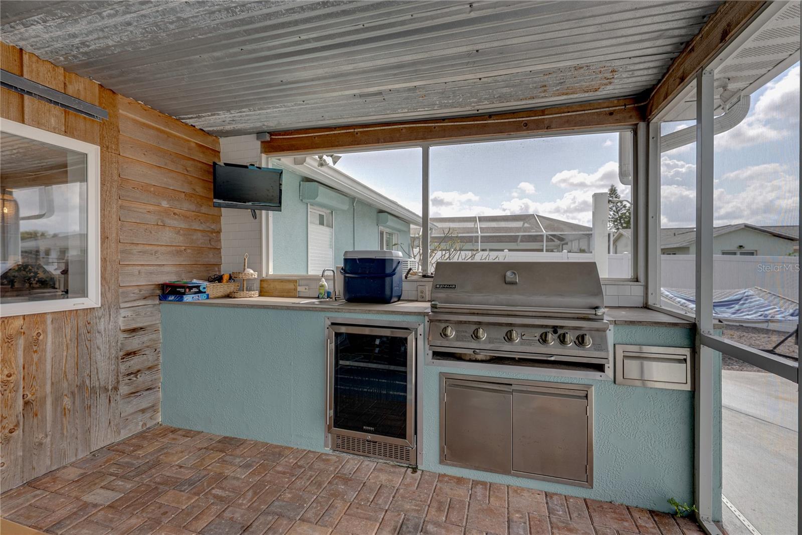 APOLLO BEACH UNIT 08 A RESUBDI - Residential