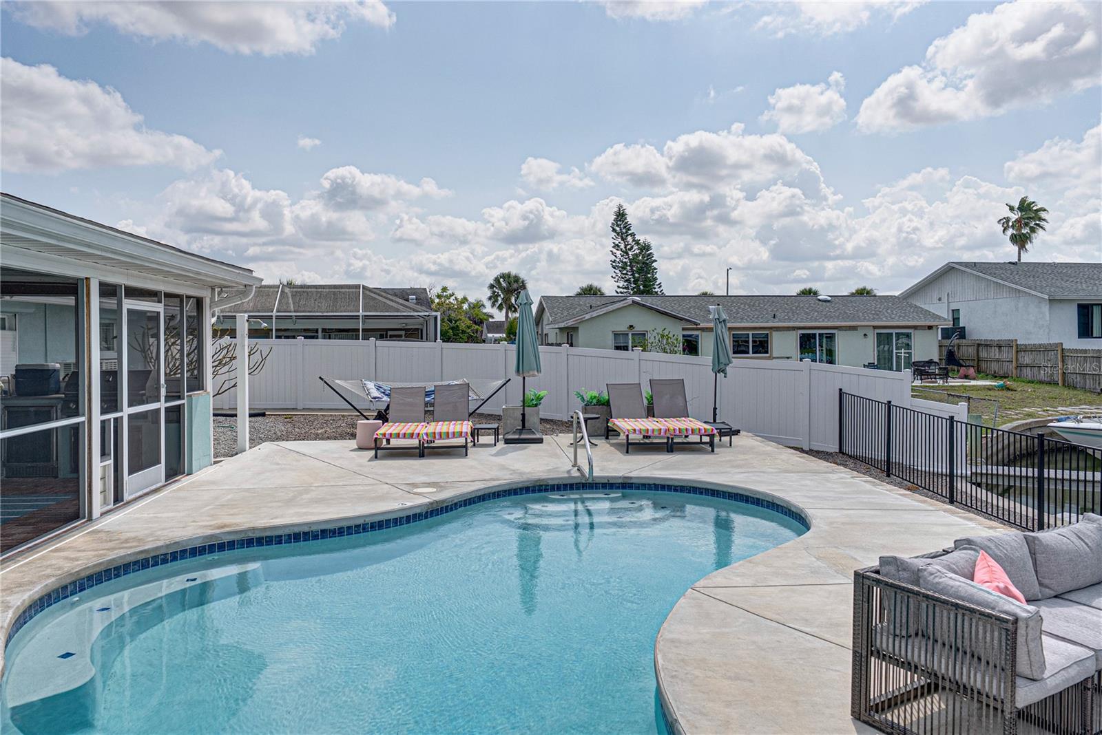 APOLLO BEACH UNIT 08 A RESUBDI - Residential