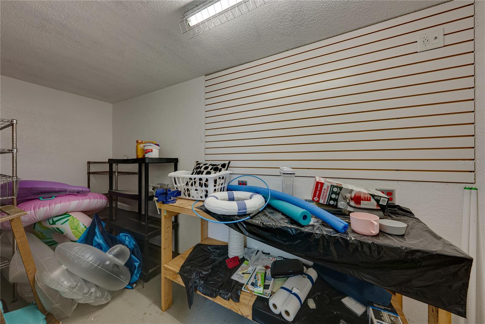 APOLLO BEACH UNIT 08 A RESUBDI - Residential