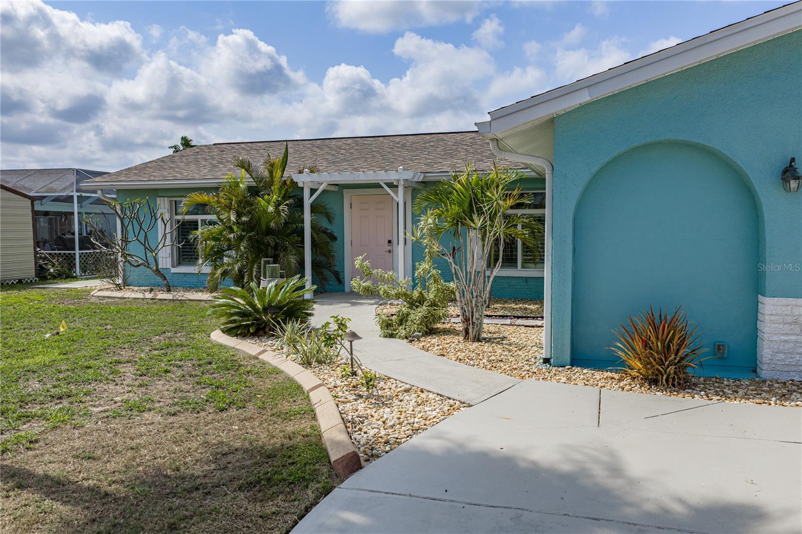 1004 SAGO PALM WAY