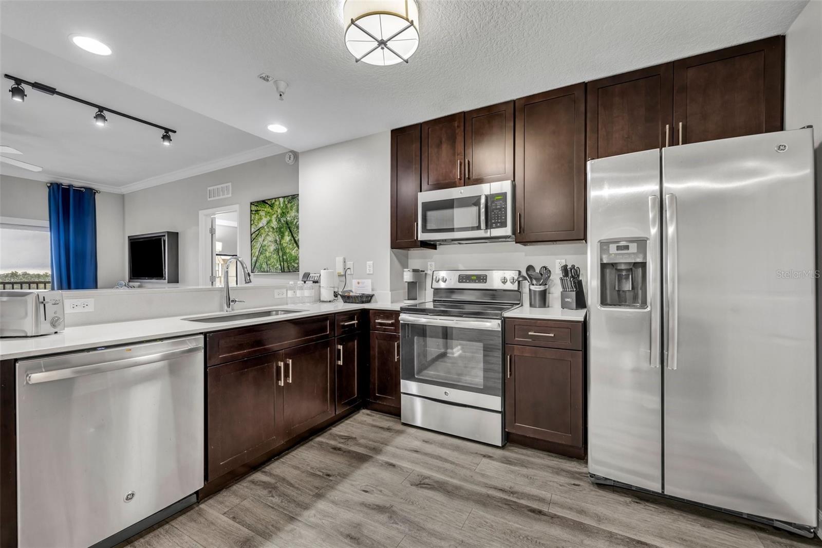 GROVE RESIDENCE & SPA HOTEL CONDO - Residential