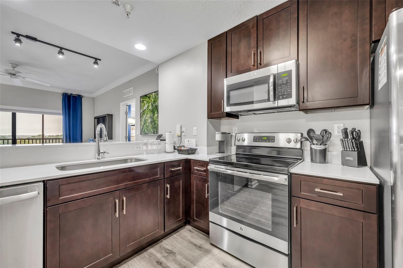 GROVE RESIDENCE & SPA HOTEL CONDO - Residential