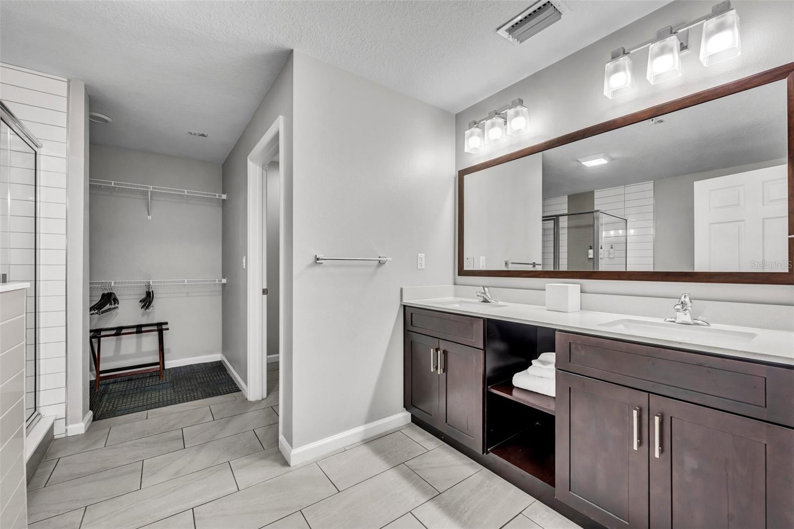 GROVE RESIDENCE & SPA HOTEL CONDO - Residential