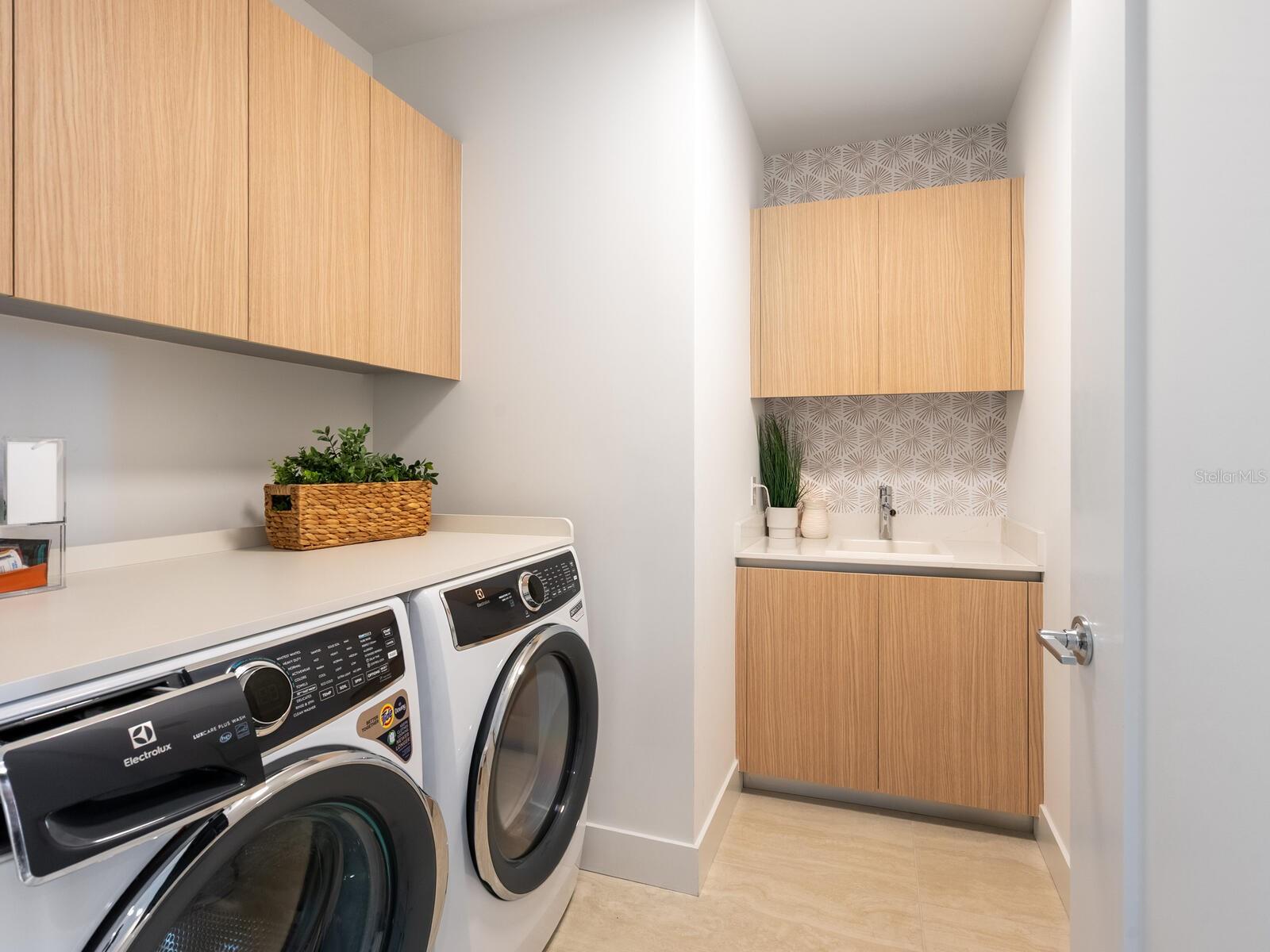 BAYSO SARASOTA - Residential