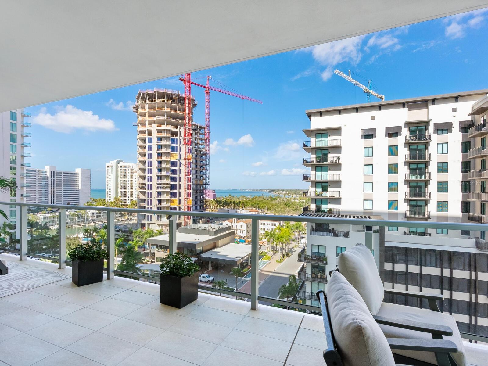 BAYSO SARASOTA - Residential