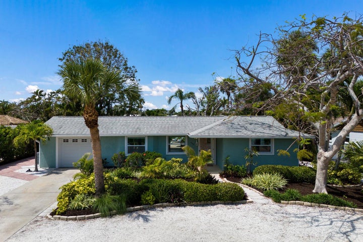 Photo 1 of 37 — 506 69TH STREET, HOLMES BEACH, FL 34217