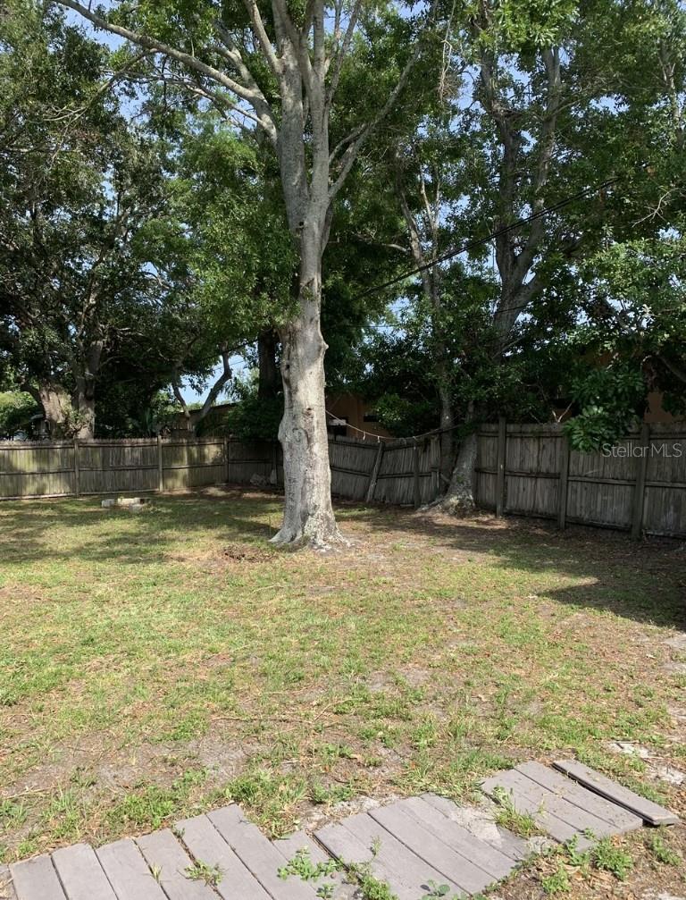 2453 RAYMONT DRIVE